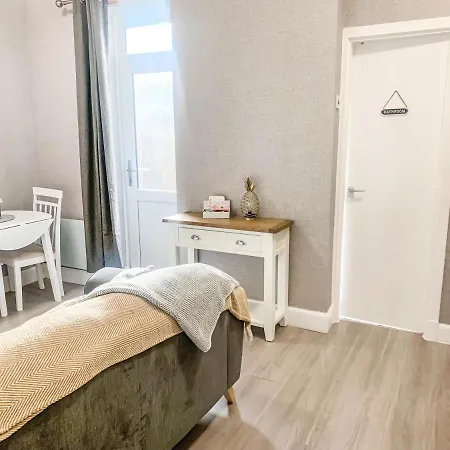 The Rosebery Retreat By The Castle 1-Bed Apartment Inverness Exterior photo