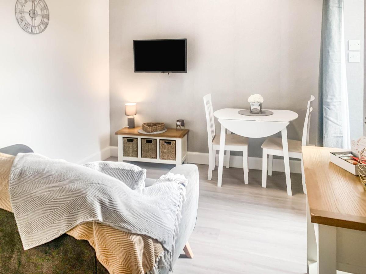The Rosebery Retreat By The Castle 1-bed Apartment Inverness