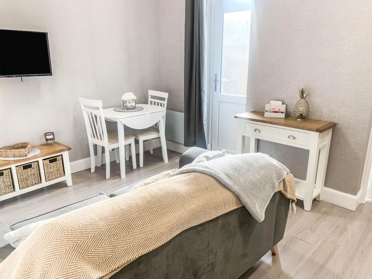 The Rosebery Retreat By The Castle 1-bed Apartment *
