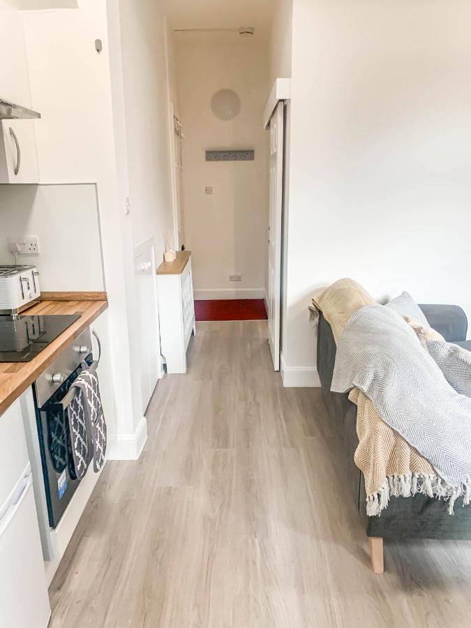 The Rosebery Retreat By The Castle 1-bed *